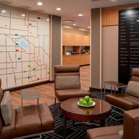 Towneplace Suites By Marriott Grand Rapids Airport Cascade Exterior foto