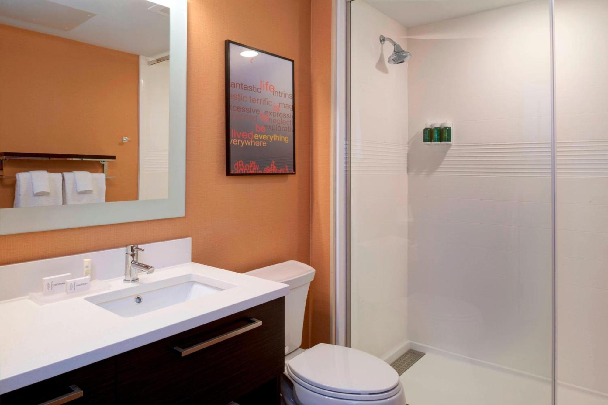 Towneplace Suites By Marriott Grand Rapids Airport Cascade Exterior foto