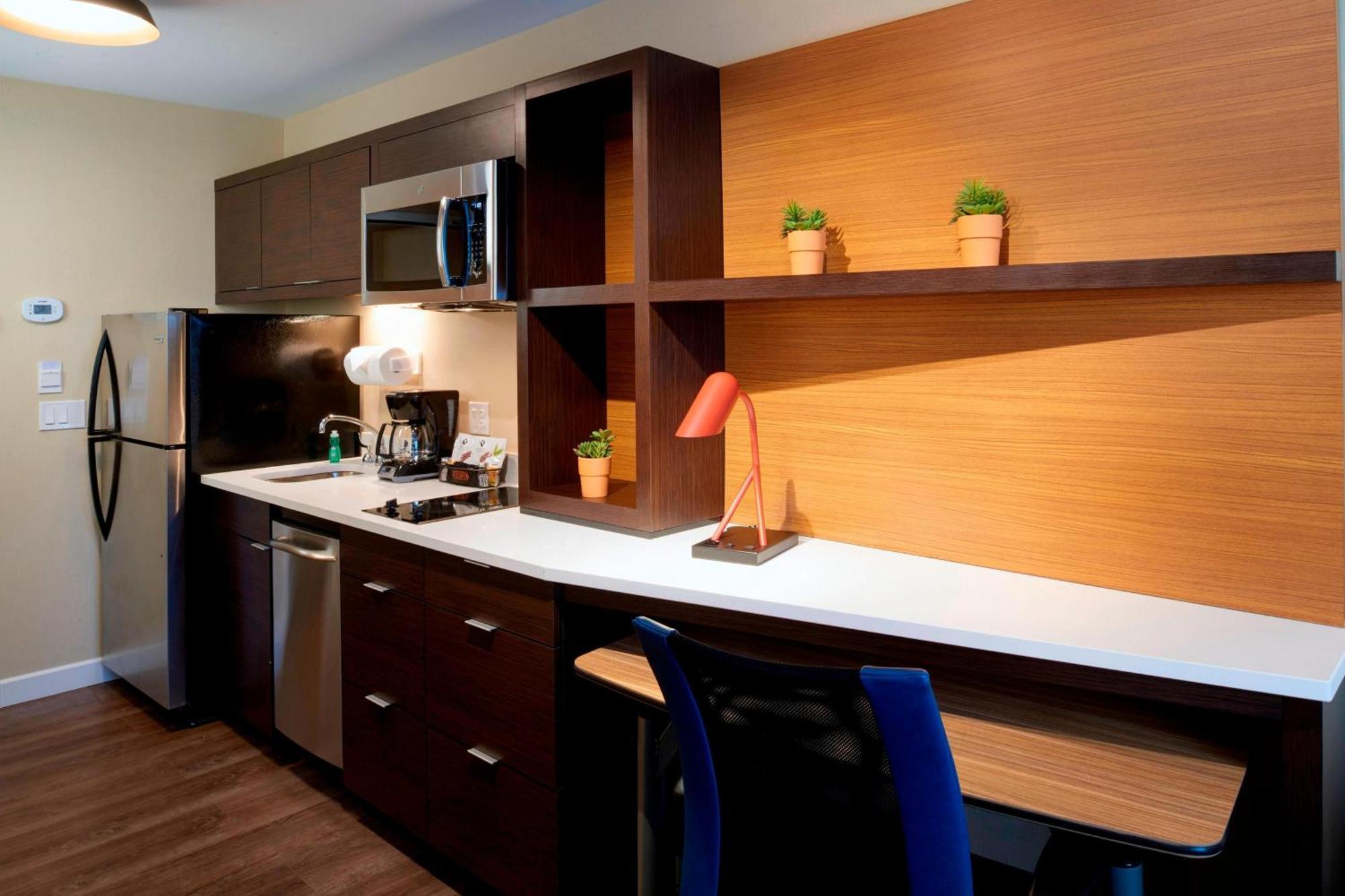 Towneplace Suites By Marriott Grand Rapids Airport Cascade Exterior foto